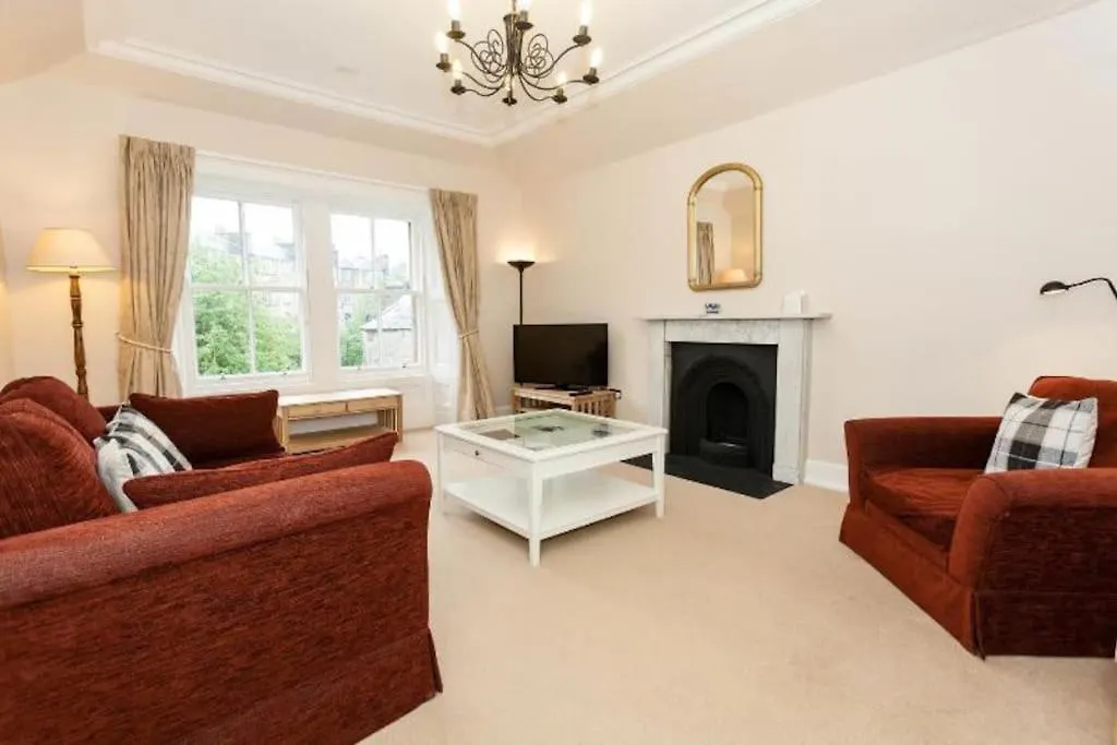 Entire, Central & Fully- Equipped Flat, West End Edinburgh