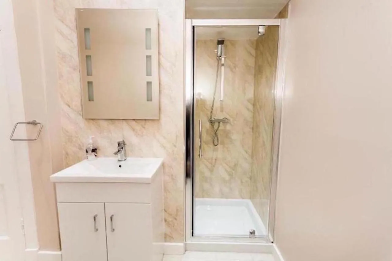 Apartment Entire, Central & Fully- Equipped Flat, West End Edinburgh