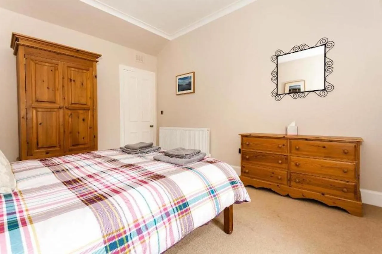 Entire, Central & Fully- Equipped Flat, West End Edinburgh 0*,  United Kingdom